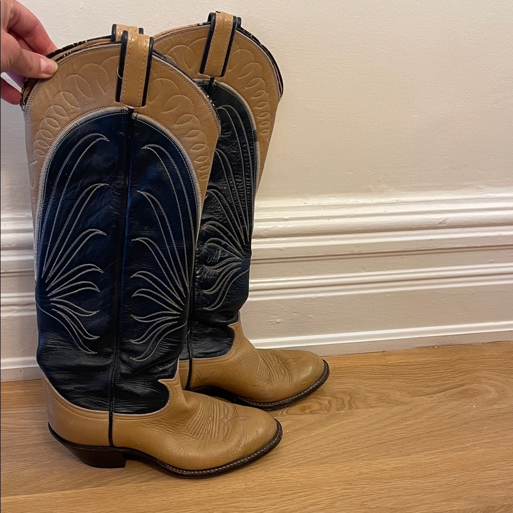Tony Lama Tan Leather Boots